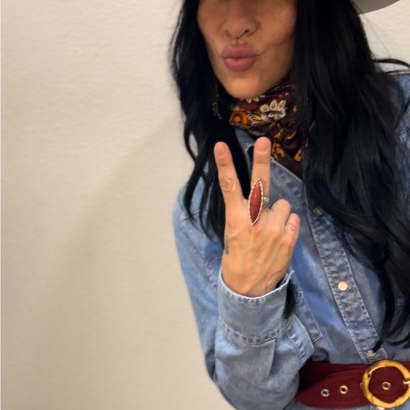 Meet your Posher, Codee - Picture 2 of 2